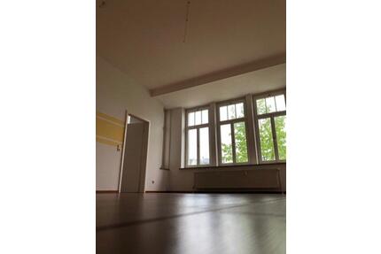 Plauen-City - große 2 Zimmerwohnung mit Loggia
