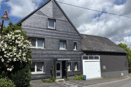 Gemütliches Einfamilienhaus mit großer Scheune, vielen Parkmöglichkeiten und kleinem Garten in Neustadt bei Rennerod