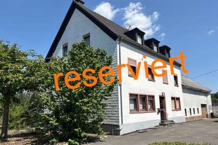 Haus zum Kaufen in Hersdorf 0,00 € 249 m²