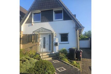 Gepflegte DHH - 435.000,00&nbsp;EUR Kaufpreis, ca.&nbsp; 110,00&nbsp;m&sup2; in Weyhe (PLZ: 28844)