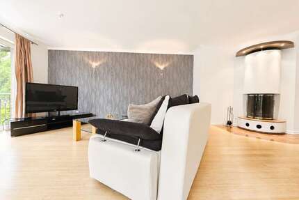Wohnung zum Mieten in Hamburg-Wellingsbüttel 2.200,00 € 121.5 m²