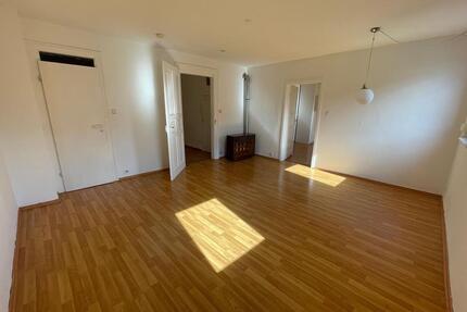 Helle Altbau-Dachgeschoss Wohnung, 2,5-Zimmer in Stuttgart