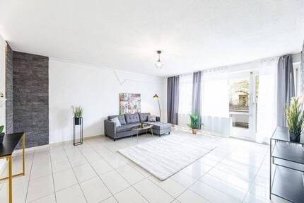 Provisionsfrei: Bezugsfertige barrierefreie 4-Zimmer-Wohnung in Bestlage von Höchberg- Würzburg.