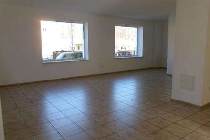 Wohnung zum Mieten in Ellefeld 350,00 € 110 m²