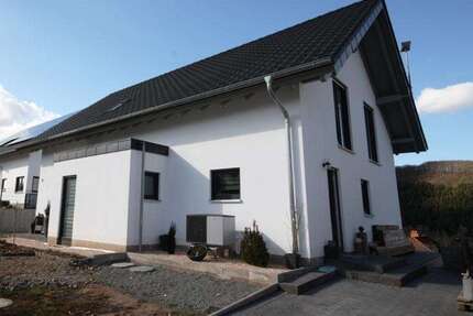 Haus zum Kaufen in Offenbach-Hundheim 437.000,00 € 192 m²