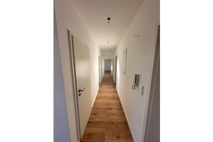 Modern sanierte 5-Zimmer Wohnung Bezugsfrei ab 01.05 - Schwanewede