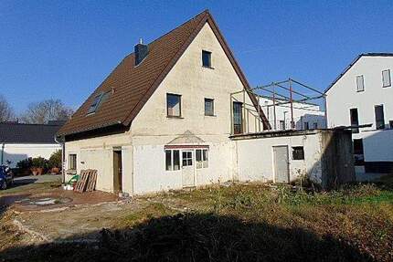 Platz für Visionen: Ihr Modernisierungs- oder Sanierungprojekt auf einem Filetgrundstück! - Bedburg Königshoven