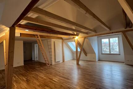 Dachgeschosswohnung - 700,00&nbsp;EUR Kaltmiete, ca.&nbsp; 80,00&nbsp;m&sup2; in Lauta (PLZ: 02991)