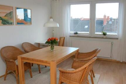 Helle, möblierte 2-Zimmer-Wohnung mit Balkon - Bremen Östliche Vorstadt