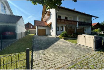 Großzügige Doppelhaushälfte in ruhiger Lage - Pilsting