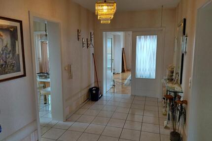 grosszügige, komfortable 3 Zimmerwohnung mit Küche - Kalbach