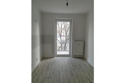 Schöne 3-Raum-Wohnung mit Balkon in guter Lage (Salinenstraße) - Erfurt Johannesplatz