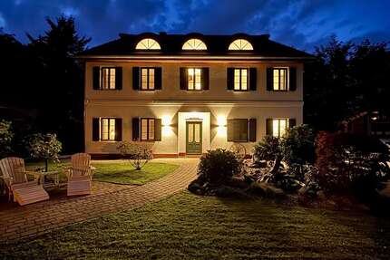 Haus zum Kaufen in Dahlwitz-Hoppegarten 1.490.000,00 € 376 m²