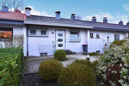 Charmantes Split-Level-Reihenmittelhaus mit Garten & privatem Wellnessbereich - Neuss Vogelsang