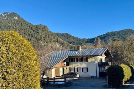 Charmantes Ein- oder Zweifamilienhaus in Bischofswiesen - Ihr neues Zuhause mit Bergblick