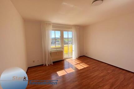 Stark! Schöne helle 2 Raum Wohnung mit EBK und Balkon! - Plauen Altstadt