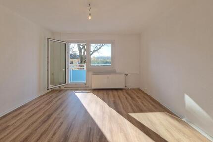 Familien-Wohn(t)raum - wir renovieren Ihre neue 4-Zimmer-Wohnung. Zuhause bei GCP! - Chemnitz Markersdorf