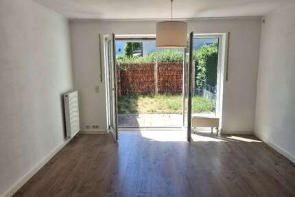 Haus zum Mieten in Aschheim 2.000,00 € 144 m²