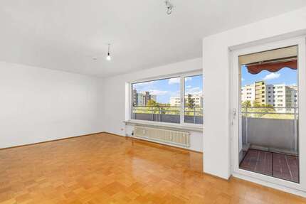 Geräumiges Single-Apartment mit sonniger West-Loggia - Germering