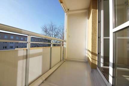 Wohnung zum Mieten in Chemnitz 317,00 € 57.5 m²