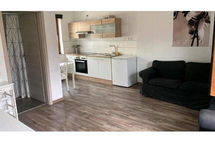 Moderne 2 Zimmer-Wohnung mit Einbauküche und Parkplatz - Leun