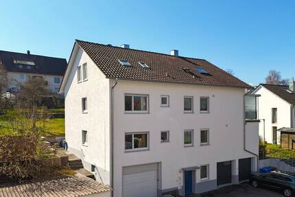 Stadtnahe 4-Zimmer-Wohnung mit großem Garten und Garage - Rottweil