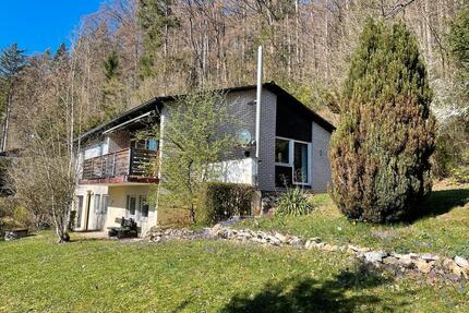 Ein-Zweifamilienhaus Egloffstein 210 qm Wohnfläche 1097 qm Grund