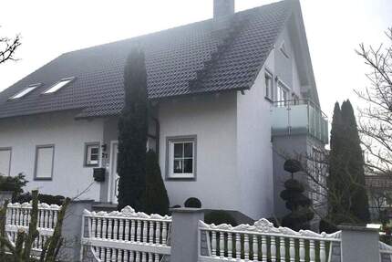 Einfamilienhaus mit Einliegerwohnung - Mainleus