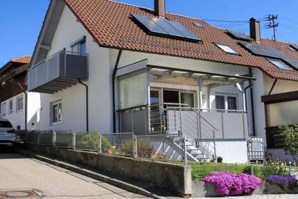 Modernisiertes Einfamilienhaus in traumhafter Umgebung, inkl. Einbauküche und Garage - Bad Überkingen Unterböhringen