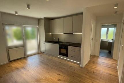 Kernsanierte lichtdurchflutete 3-Zimmer Wohnung mit Balkon - Esslingen am Neckar Oberesslingen