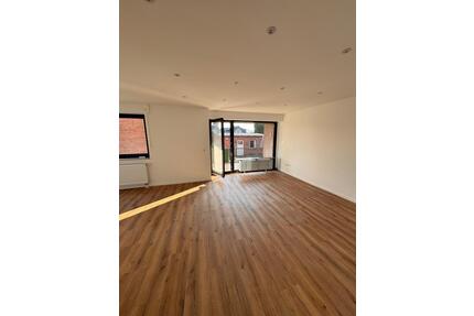 Modernisierte 3,5 Zimmer Erdgeschosswohnung, mit Garten - Wesel Fusternberg