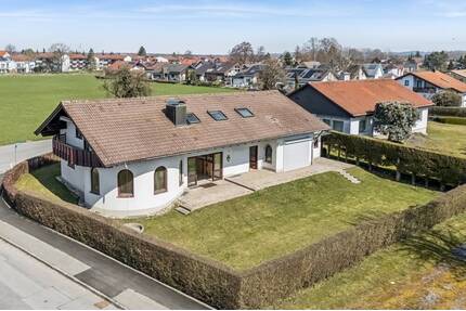Großzügiges Wohnhaus mit zwei Wohnungen in exklusiver Lage nähe Yachthafen von Langenargen a. Bodensee