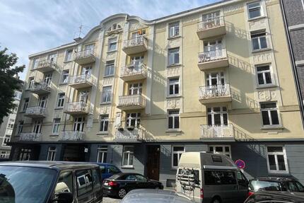 Barmbek-Süd: 2½ -Zimmer-Altbau- als Wohnbüro Praxis Atelier. WG möglich. - Hamburg