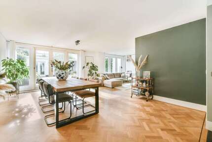 Haus zum Kaufen in Erlangen Alterlangen 1.340.000,00 € 271 m² - Erlangen / Alterlangen