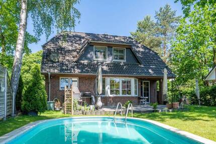 Großzügiges Einfamilienhaus mit ca. 225 m² Wohn-Nutzfläche, Pool und Garten in Falkensee