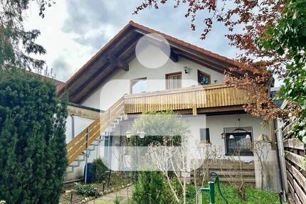 Wohnhaus mit Ausbaupotenzial...Solides EFH mit Garage in Hemhofen