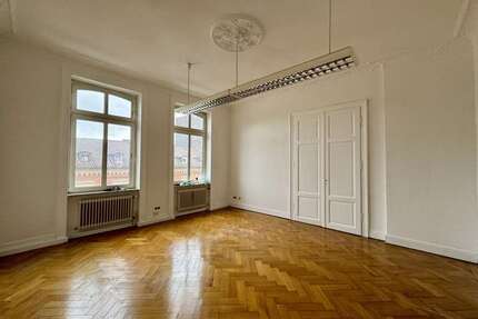 Wohnung zum Mieten in Wiesbaden 2.550,00 € 225 m²