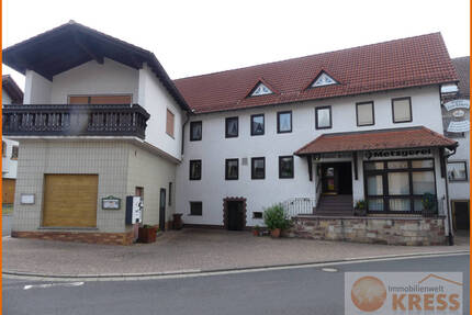Gaststätte mit 6 Fremdenzimmer und ehemaligen Ladenlokal, 2 Wohnungen, 3 Garagen, Snt-Weichersbach - Sinntal / Weichersbach