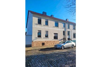 Großzügiges Haus mit 9 Zimmer - 100.000,00&nbsp;EUR Kaufpreis, ca.&nbsp; 200,00&nbsp;m&sup2; in Börde-Hakel (PLZ: 39448)