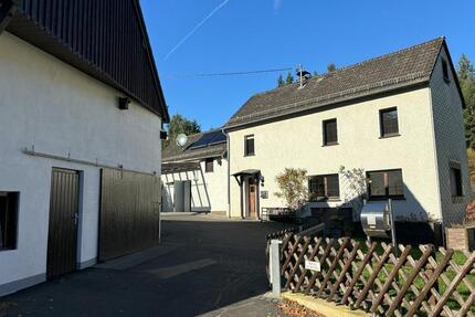 Freistehendes Haus mit Nebengebäuden, Eckgrundstück, Nürburgring - Ettringen