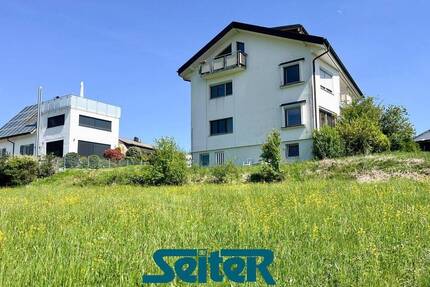 Drei-Familienhaus in traumhafter Ortsrandlage mit Alpenblick in Steinen-Hägelberg