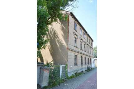 Haus zum Kaufen in Altenburg 315.000,00 € 450 m²