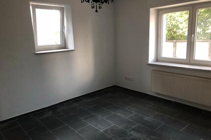 Haus zu vermieten - 850,00&nbsp;EUR Kaltmiete, ca.&nbsp; 84,00&nbsp;m&sup2; in Kruft (PLZ: 56642)