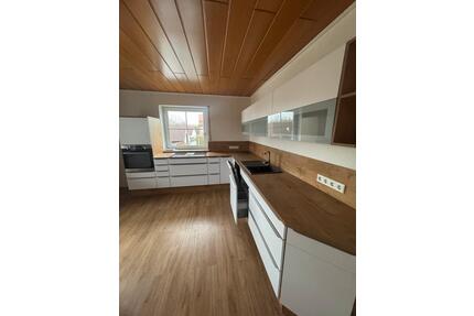 Großzügige 4-Zimmer-Wohnung mit Balkon in Amberg – Gärbershof