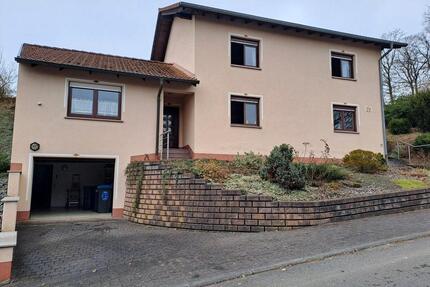 Einfamilienhaus mit Einliegerwohnung in Eiterfeld -Wölf