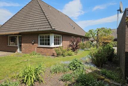 Jaderberg bezugfr., großes EFH mit ausbauf. DG in ruhiger Lage
