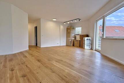 Frisch renovierte 2-Zimmer-Wohnung mit Stellplatz und Südbalkon - Reutlingen Ohmenhausen