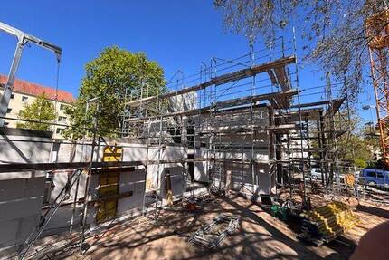 Exkl. 4 Zimmerwohnung im KfW40 Haus m. Südbalkon, parkähnlichem Grundstück u. absoluter Ruhe - Dresden Südvorstadt-West