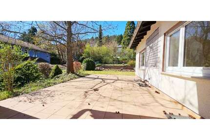Haus zum Mieten in Weisenheim am Berg 2.450,00 € 180 m²
