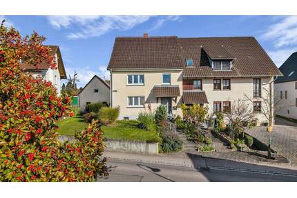 Viel Platz für Ihre Träume! Schöne Doppelhaushälfte in Singen-Friedingen - Singen / Friedingen
